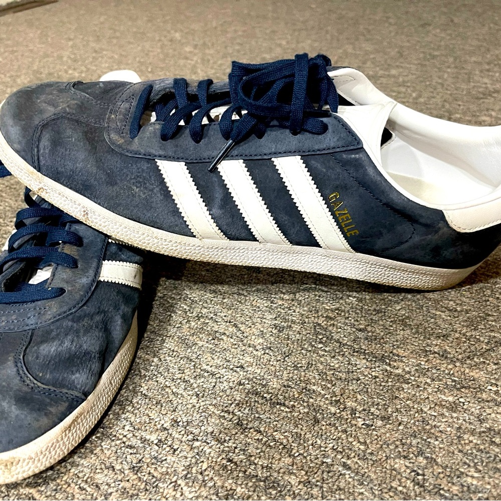 Men’s navy adidas gazelle sneakers. Size 12